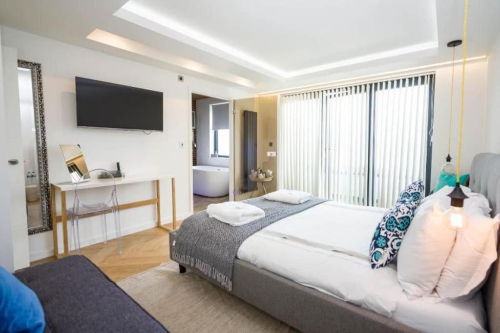 George24 - Spectacular, 5 Minutes To The Beach New Quay Eksteriør billede